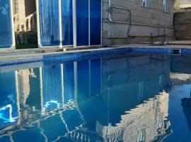 Viva hotel Gabala with outdoor pool ,Sauna and Waterfall, hotel v destinaci Gabala