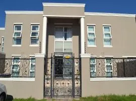 6 Crawford Road, Rondebosch East