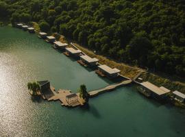 Kundzuli, beach hotel in Kvareli