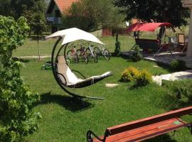 Holiday Home, hotel with parking in Kotor