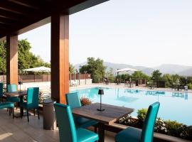 LUAL Bleisure Hotel, hotel with parking in Pofi