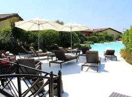 Joia Hotel & Luxury Apartments، فندق في Brusaporto