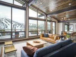 Mountain Home with Hot Tub, Near WP Resort!