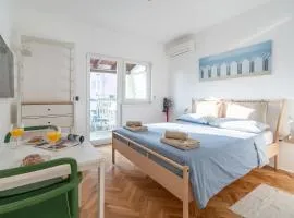 Modern Studio with Terrace, Bikes & Parking