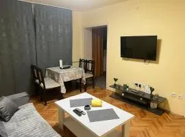 Apartman 2E