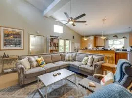 House w/ Hot Tub & Deck - Walk to Seaside Beach!