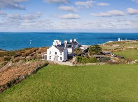 The Captains House, hotel in Lower Boscaswell