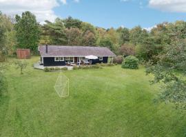 Stunning Home In Nykbing Sj With Kitchen, vikendica u gradu 'Tjørneholm'