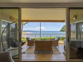 Menehune Shores 218- Updated Prime Oceanfront 3 bedroom at Menehune Shores