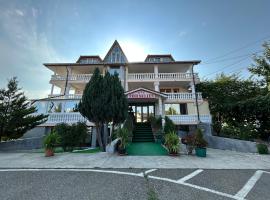 Pensiunea Cornelius, bed and breakfast en Piatra Neamţ