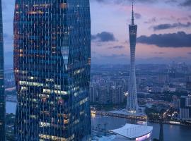 Park Hyatt Guangzhou, hotel s jacuzzi v Kantonu