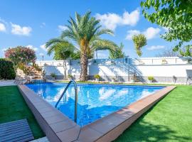 Traditional Villa, hotel in Creixell