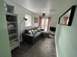 Immaculate 1-Bed House in Newtown Disley, hytte i Stockport