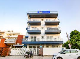 FabHotel HFS, beach hotel in Gurgaon