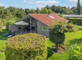 4 Bedroom Cozy Home In Nysted, hotel em Nysted