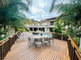 Palms On Byrne 5 Bed 6 bath 10 sleeper Tuscan Villa and Jacuzzi