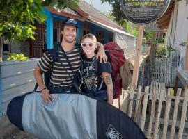 GoodMuning SurfCamp, hôtel à Taliwang