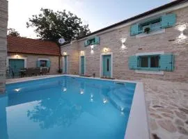 Cozy Home In Donje Rastane With Private Swimming Pool, Can Be Inside Or Outside
