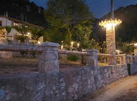 La Calma Montblanc Prenafeta: Prenafeta'da bir otoparklı otel