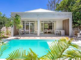Private pool villa 150 meters from the Diani beach, коттедж в городе Kwale