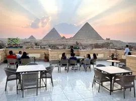 Moses Pyramids Inn