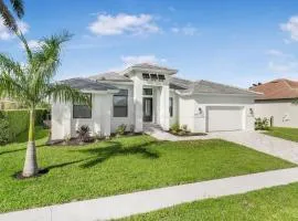 Marco Coastal Luxury | Pool, Spa and Outdoor Kitchen