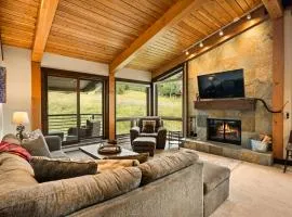 Enclave 312, Ski-In/Ski-Out Condo, Top Floor w/ Hot Tub, Gym and Out Door Pool in Snowmass