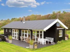 Three-Bedroom Holiday home in Øster Assels 3，Sillerslev的小屋