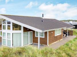 10 person holiday home in Thisted, bolig ved stranden i Klitmøller