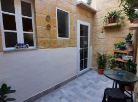 Bizzilla Lodging Suite, villa in Mqabba