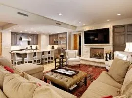 Obermeyer Place Unit 102 Park, Expansive Luxury Condo Walking Distance to Gondola & Restaurants