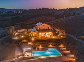 CASAL DEL SOLE, hôtel avec piscine à Montefelcino