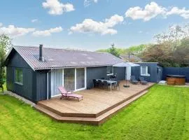 7 person holiday home in Vestervig-By Traum