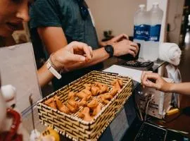 HY Local Budget Hotel - 5 mins walk to Hoi An Ancient Town