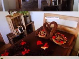 Jambiani Café & Bungalow، فندق في جامبياني