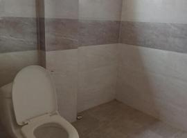 Hotel holidays inn and Gypsy cafe, Hotel in Meghauli