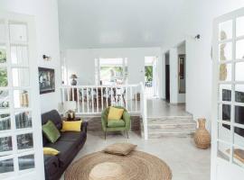 Villa F4 chic avec jacuzzi en Martinique, hytte i Le Lamentin