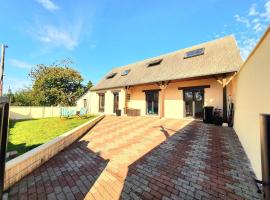 Chambres chez l'habitant à louer 10 min gare et centre ville, hotel in Évreux
