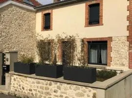 Agréable maison petit jardin à 7 minutes de Reims