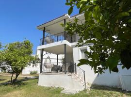 Sun Beach Villas, beach hotel in Foça