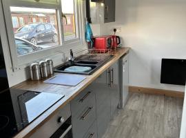 F17 Rickardos Holiday Lets, pet-friendly hotel in Mablethorpe
