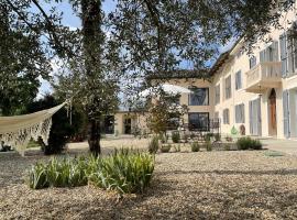Tenuta Dei Vicini - Luxury Apartments, готель у місті San Marzano Oliveto