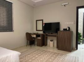 غرفة فندقية أنيقة وهادئة رقم 2、Al-Salamのホテル