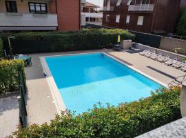 Accogliente monolocale con piscina, готель з парковкою у місті Caronno Pertusella