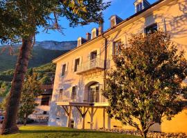 Un ancien domaine viticole au bord du lac d'Annecy pour rayonner en Haute-Savoie, hotel in Veyrier-du-Lac