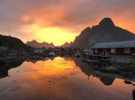 Exclusive and genuine in Lofoten- SAUNA included