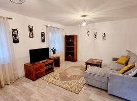 Spacious two bedroom apartment with one parking space، فندق في تايم