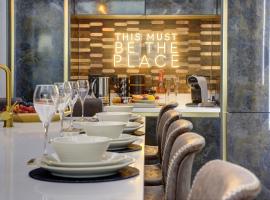 Swish Luxury Holiday Apartments, hotel en Blackpool