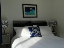 2 bed Villa with full use of site facilities, готель у місті Ньюкі
