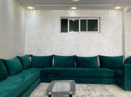 Appartement à louer 80 m² à Aourir - agadir，阿奧烏伊的有停車位的飯店